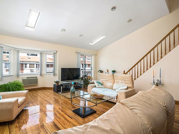 2nd image of 24 Cove Ln #10C