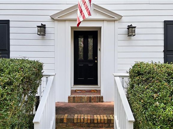 3rd image of 1349 Murdock Rd