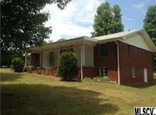 2820 21st Street Ln NE, Hickory, NC 28601