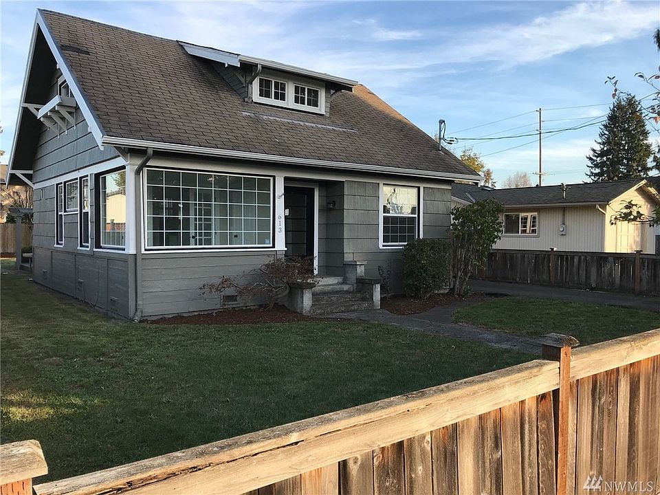 1st image of 613 13th St SE