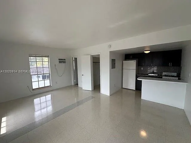 1400 S Douglas Rd #17 — Photo 6