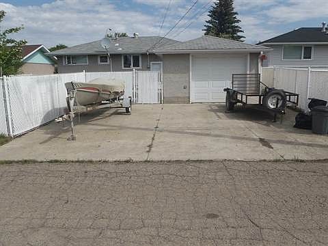 Back pad. Room for 2-3 ve...