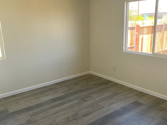 5th image of 61859 Desert Air Rd #1