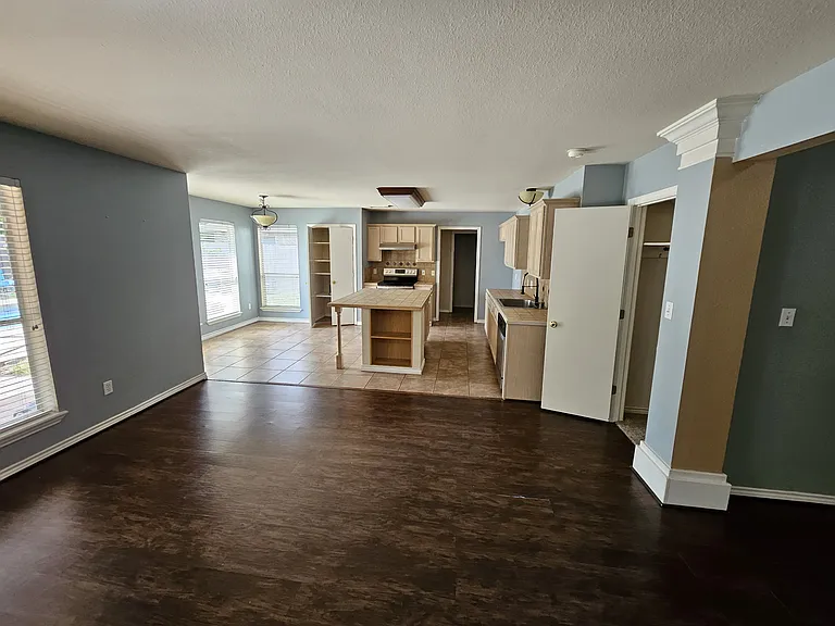 7630 Cedar Brook Dr — Photo 5