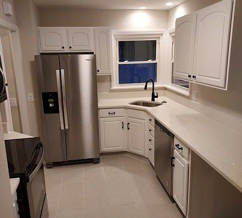 3rd image of 4751 W 210th St