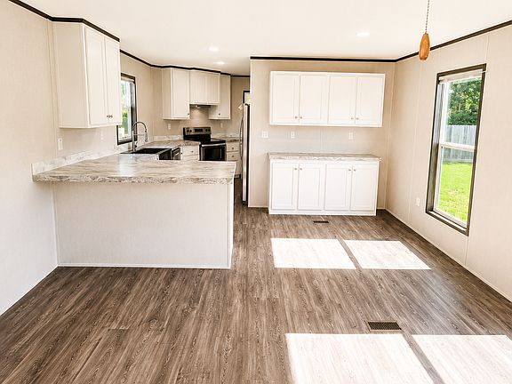 5th image of 23101 Green Oaks St #18