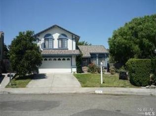 1113 Daniel Dr, Petaluma, CA
