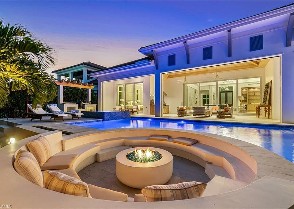 3290 Crayton RD, Naples, FL 34103 | Zillow