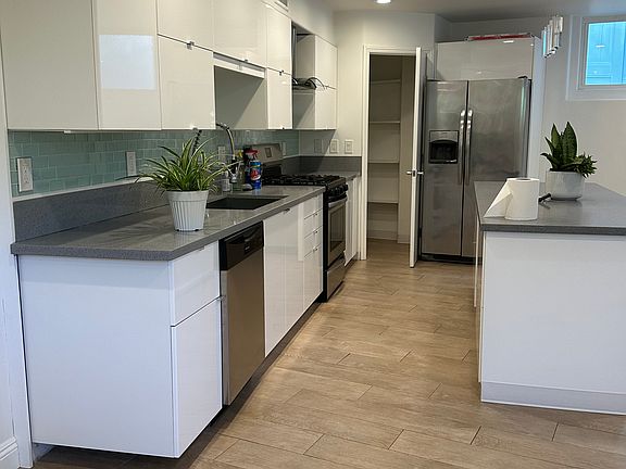 3rd image of 4358 Morro Dr
