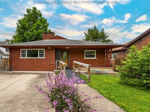 893 Poplar Rd, Charleston, WV 25302