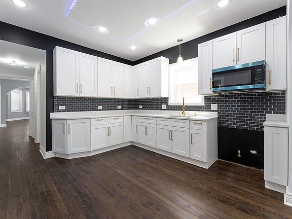 4th image of 1414 S 58th Ave 2