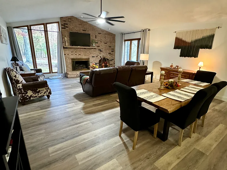 126 Rolling Green Dr — Photo 1