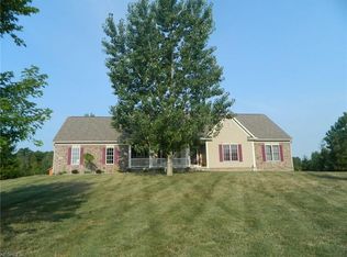 11809 Chamberlain Rd, Aurora, OH 44202