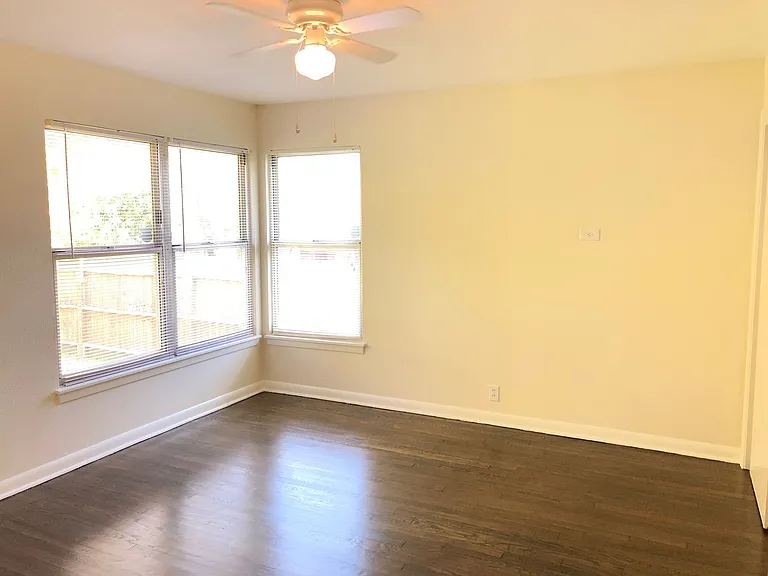 210 Laddie Pl — Photo 10