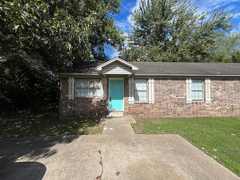 306 N Pool St — Photo 1