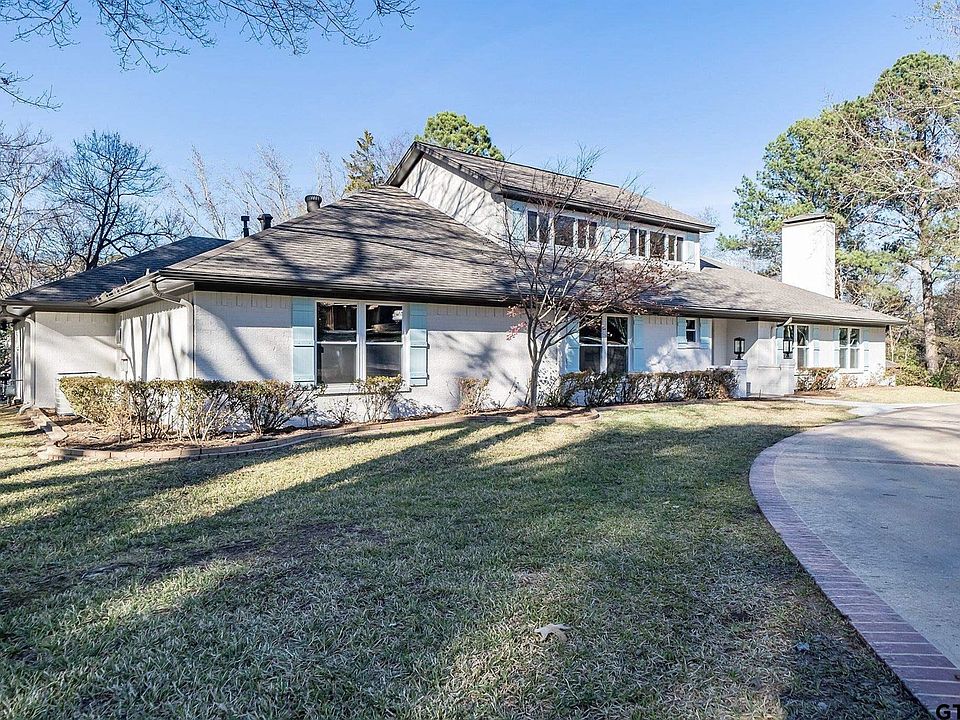 1st image of 2711 Woodlake Dr