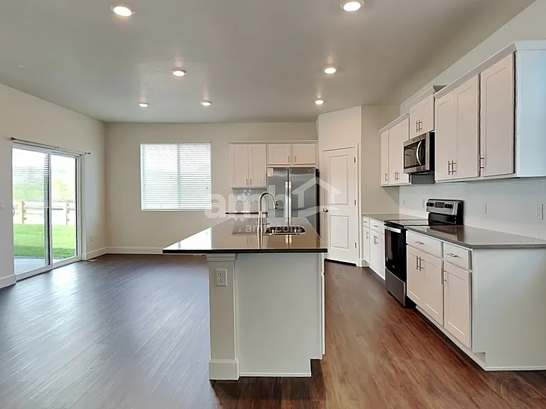 8264 Joyce Cir — Photo 3