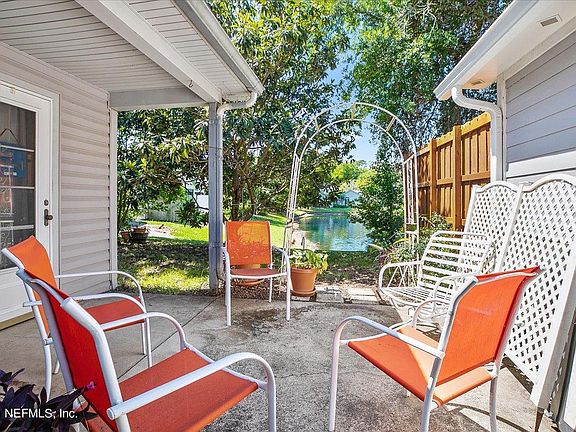 3rd image of 182 Solano Cay Cir