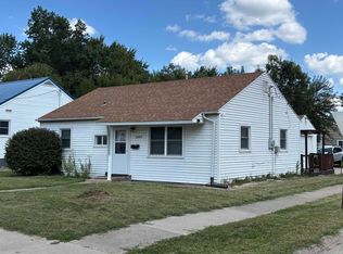 1009 S 4th St, Fairfield, IA 52556