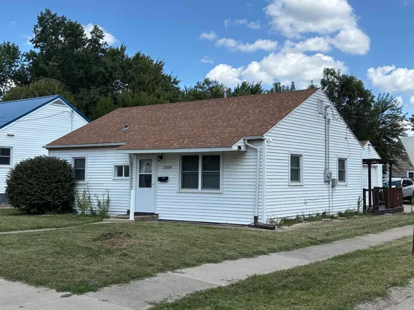 1009 S 4th St, Fairfield, IA 52556