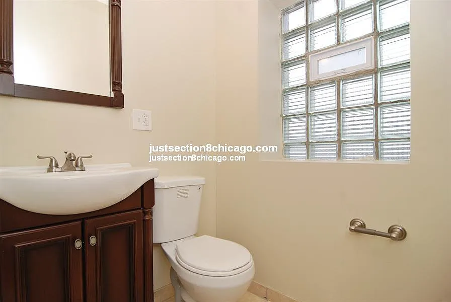 2 bed, 1.0 bath, $1,750 — Photo 2