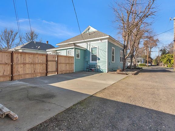 4th image of 1659 Hazel St