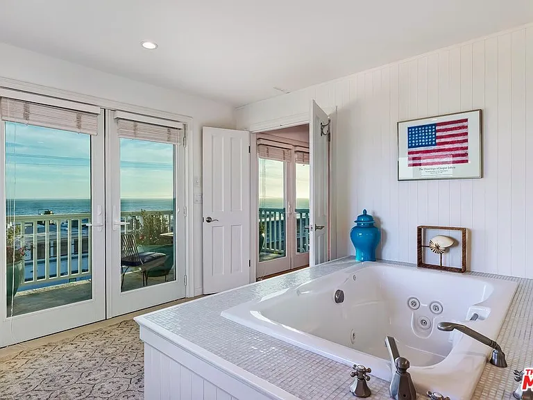 25129 Malibu Rd — Photo 29