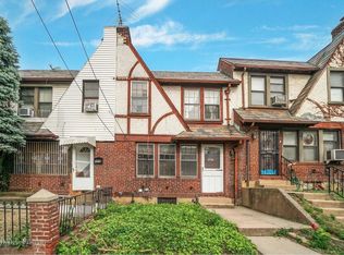 67121 Burns St, Forest Hills, NY 11375