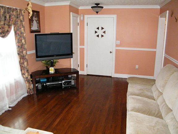 LIVING ROOM 1 TUCKMERE