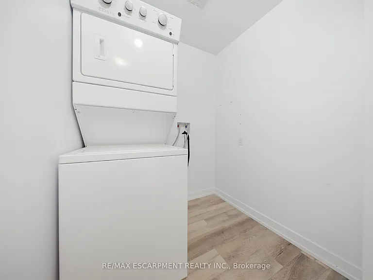 470 Dundas St E #1107 — Photo 8
