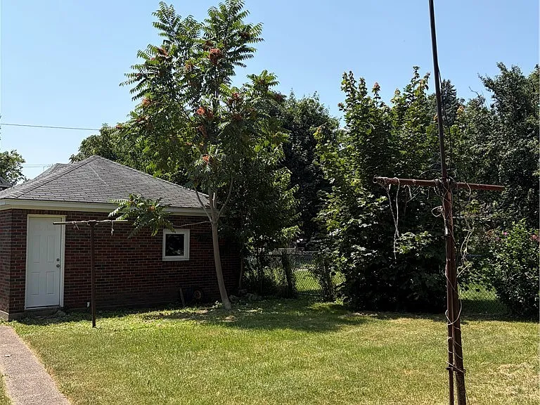1761 Welch Ave #UPPER — Photo 4