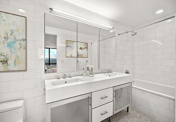 3rd image of 1113 York Ave #13B