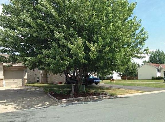 3rd image of 350 Evergreen St E