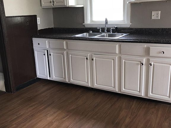 4th image of 2057 Bickel Ave