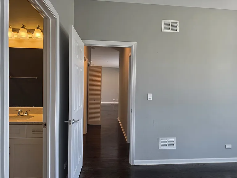 2910 S Archer Ave #3A — Photo 17