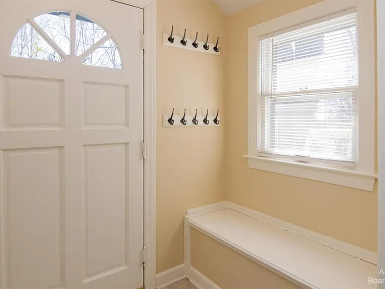 5071 Plymouth Rd — Photo 5