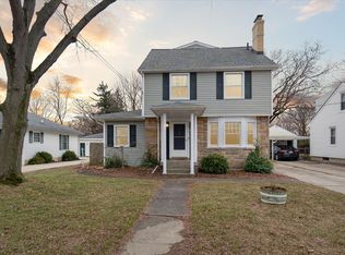 5815 Elmwood St, Monroe, MI 48161