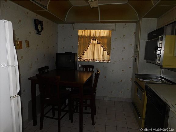 3rd image of 3251 Holiday Springs Blvd APT 404