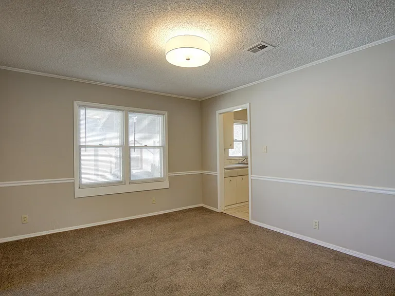1325 S Delaware Ave — Photo 5