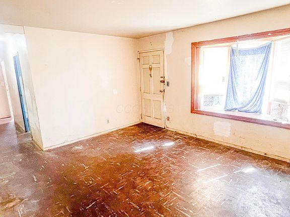 4th image of 2676 Shelly Dr