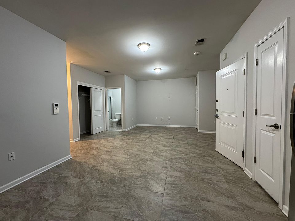 1st image of 408 Westminster Ave #215