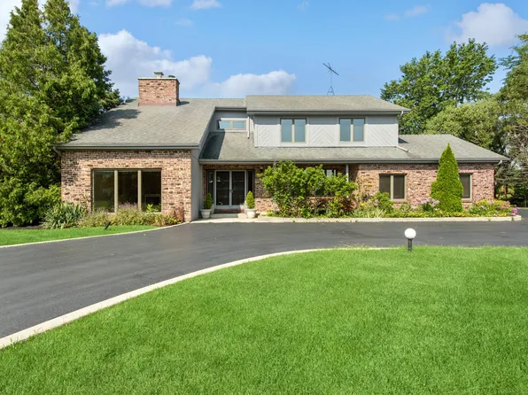 25180 N Ivy Ln, Lake Zurich, IL 60047