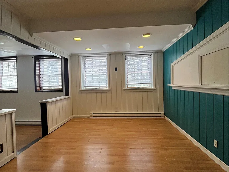 22 E Main St — Photo 7