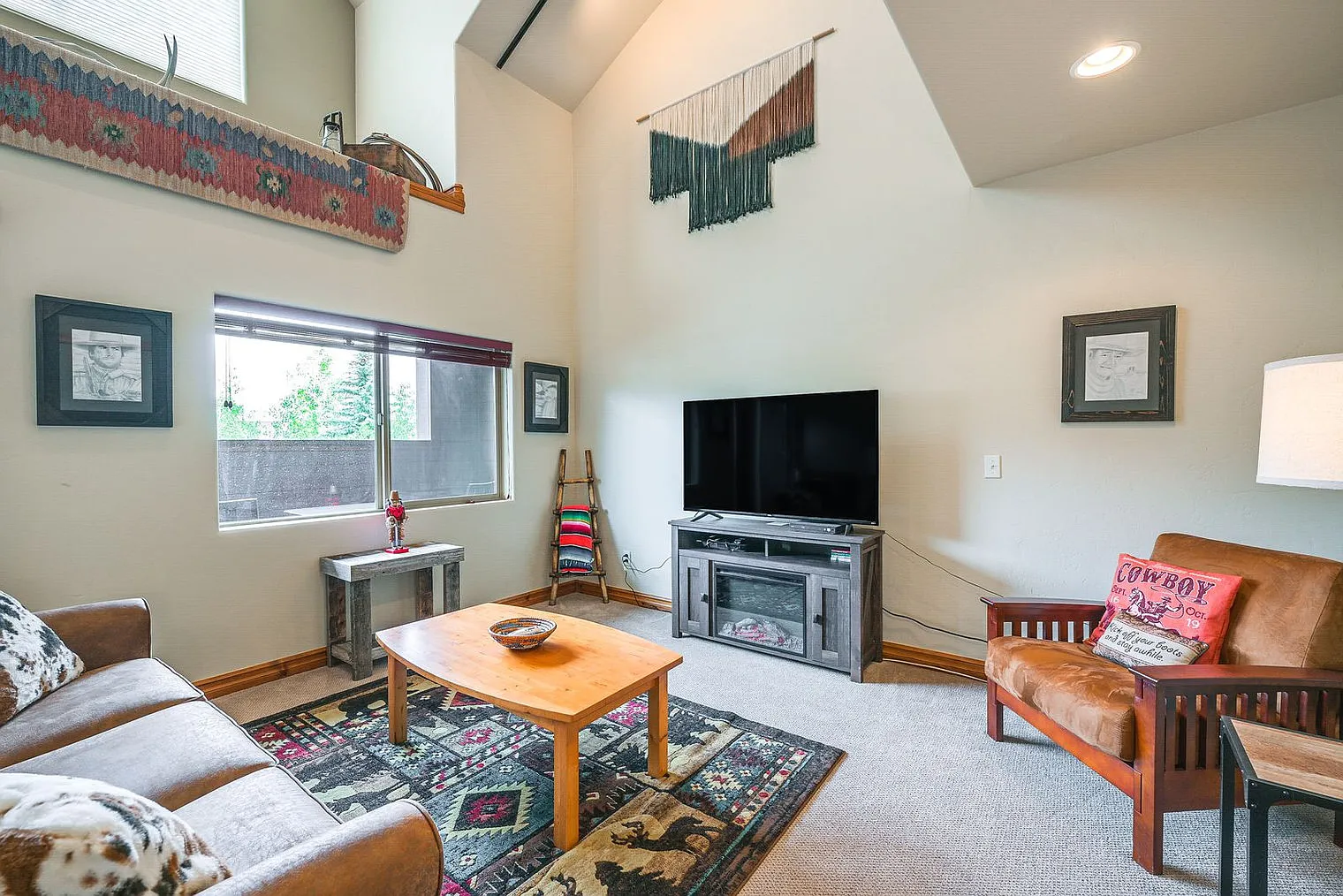 1 bed, 1.5 bath, 1227 sqft, $2,427 — Photo 2