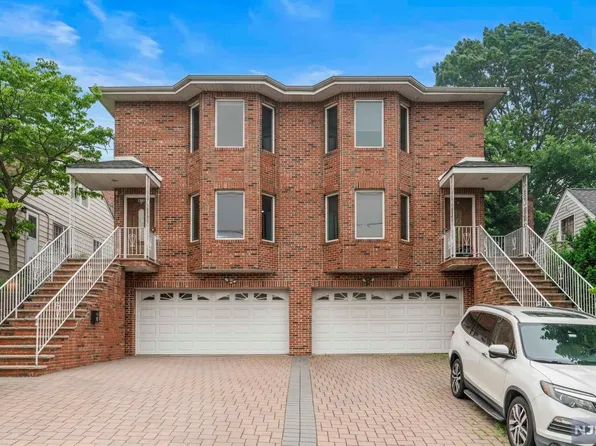 412A 7th St #A, Palisades Park, NJ 07650