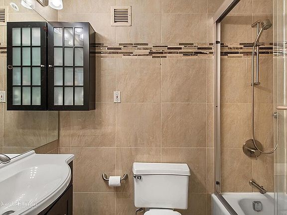 4th image of 300 Rector Pl APT 3I