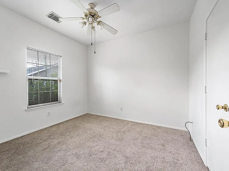 6162 Settlers Lake Cir E — Photo 13