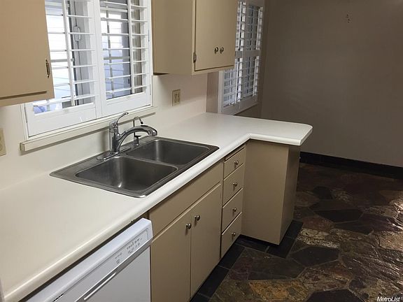 5th image of 750 Louie Ave
