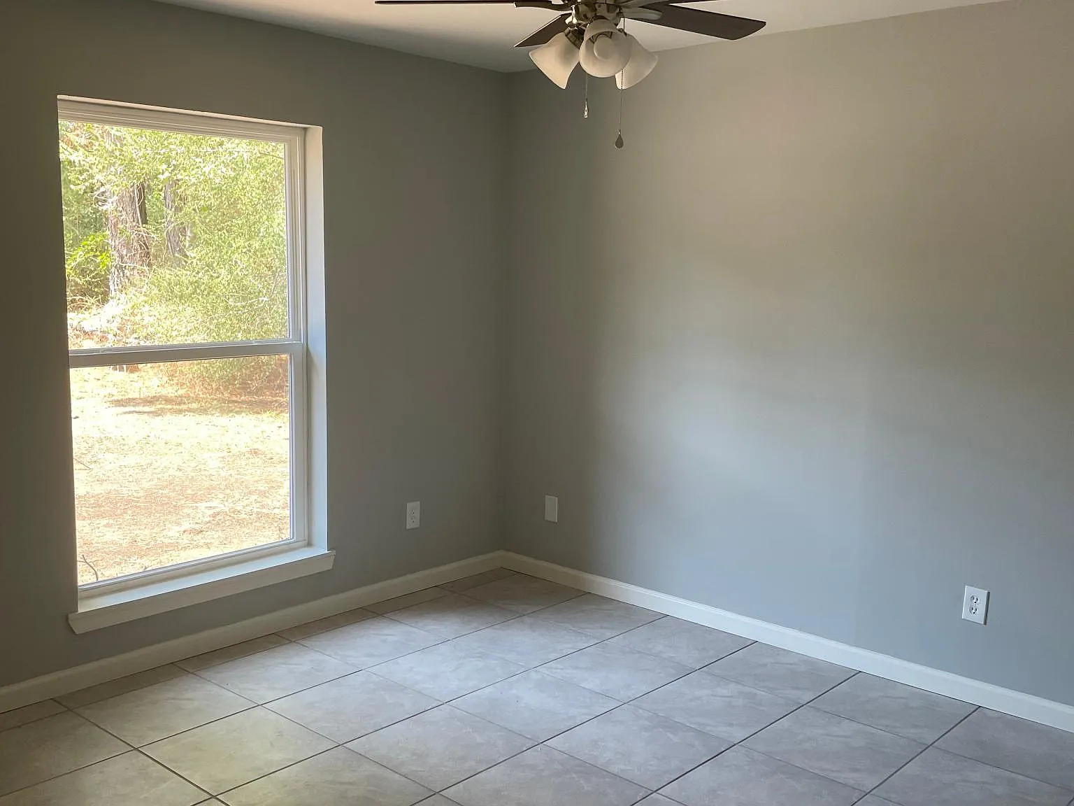 3 bed, 1452 sqft, $1,600 — Photo 2