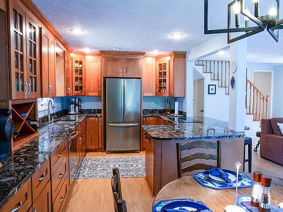 5th image of 28095 Driftwood Ct
